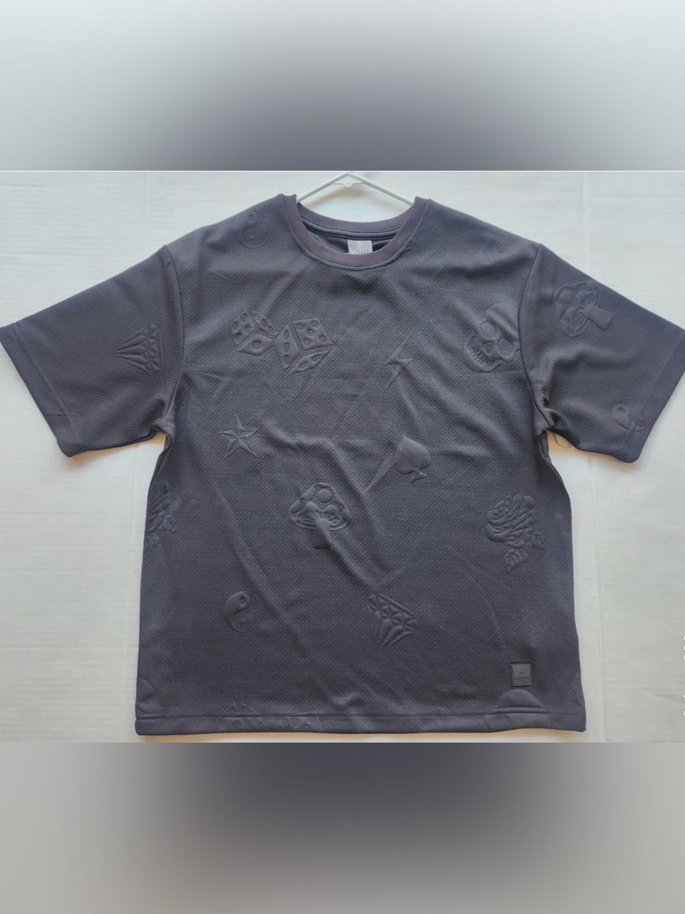 Saints Studio Black Embossed Symbolic T-Shirt Size L Yin Yang Dice Skull Rose